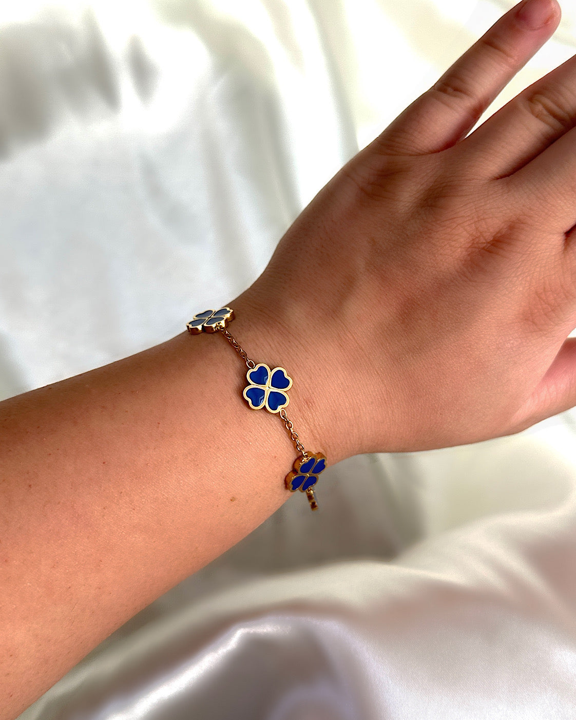 Blue Classic Clover Armband