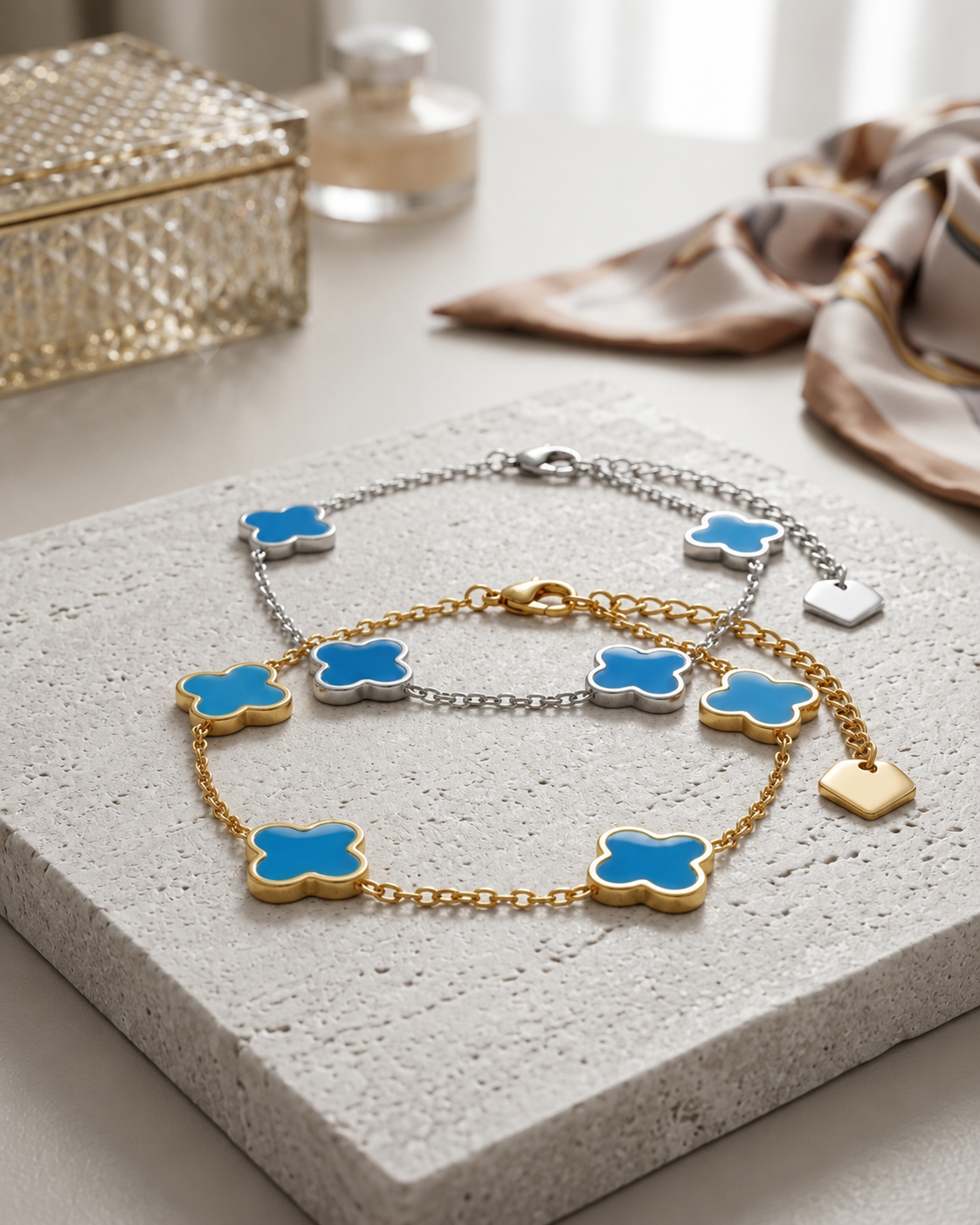 Blue Clover Armband