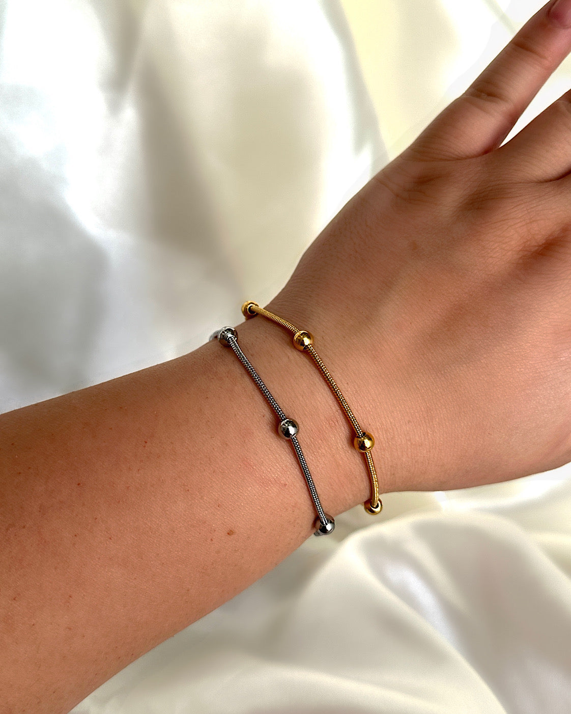 Orbit Armband