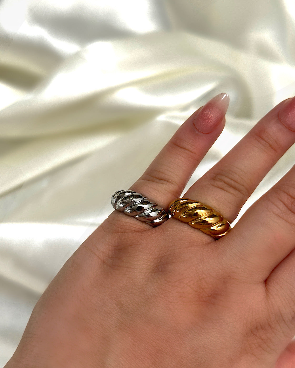 Twist Ring